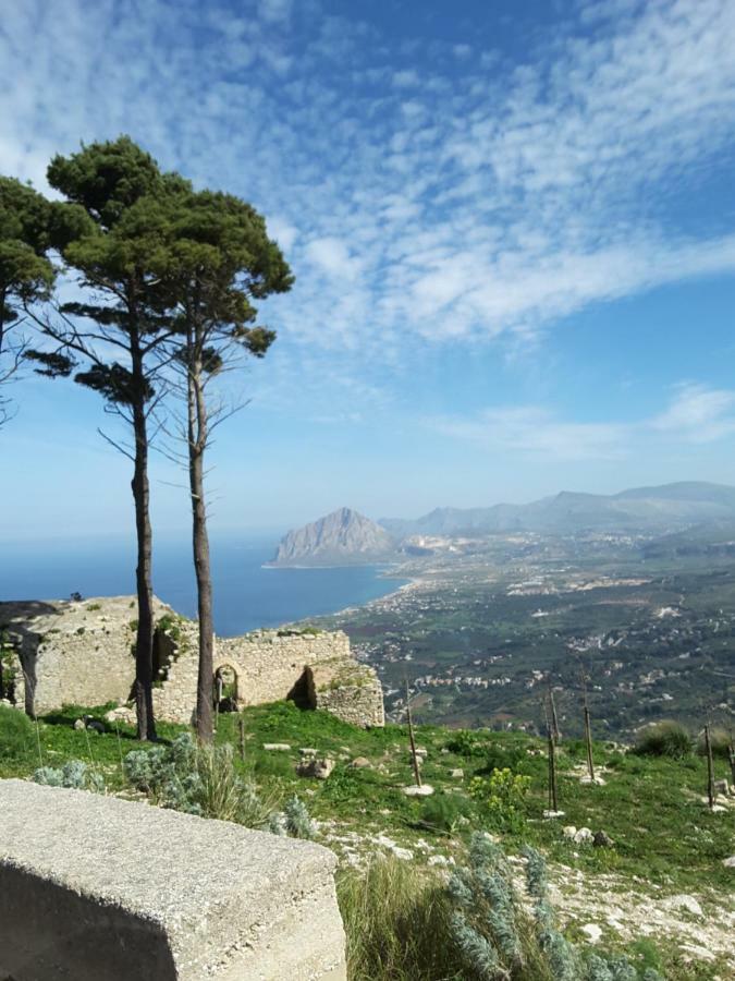Casa Nel Vigneto Erice Guest House Exterior foto